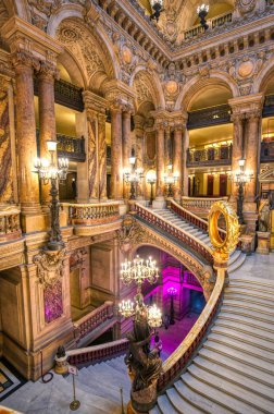 Paris, Fransa-23 Nisan 2019-Grand merdiven Paris, Fransa bulunan Palais Garnier girişinde.