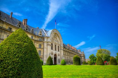 Paris, Fransa-Nisan 22, 2019-Les Invalides tüm Fransa askeri tarihi ile ilgili müzeler ve anıtlar içeren binalar, bir kompleks.
