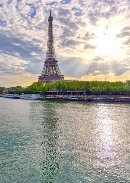 Eiffel Tower Seine River Paris France Sunny Day Beautiful Clouds — Stock Photo, Image