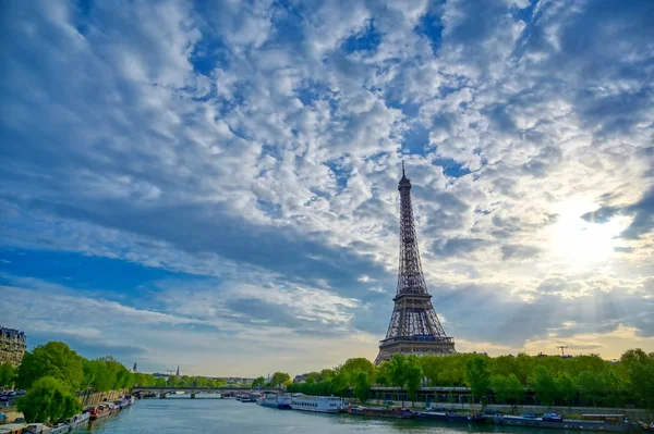 Eiffel Toren Rivier Seine Parijs Frankrijk Een Zonnige Dag Met — Stockfoto