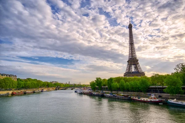 Eiffel Toren Rivier Seine Parijs Frankrijk Een Zonnige Dag Met — Stockfoto