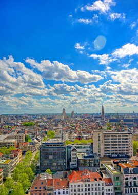 Antwerp (Antwerpen), Belçika'nın güneşli bir günde havadan görünümü.
