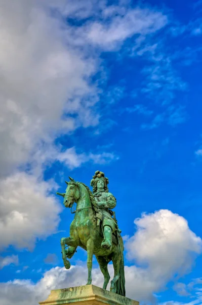 Versalhes França Abril 2019 Estátua Luís Xiv Fora Dos Portões — Fotografia de Stock