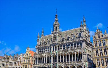 Grand Place veya Grote Markt'ta binalar ve mimari, Brüksel'in merkez meydanı, Belçika.