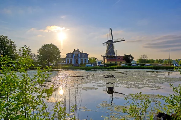 Molinos Viento Históricos Situados Lago Kralingen Rotterdam Países Bajos —  Fotos de Stock