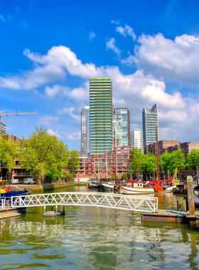 Rotterdam, Hollanda şehrindeki kanallar ve su yolları.