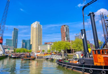 Rotterdam, Hollanda şehrindeki kanallar ve su yolları.