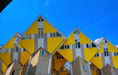 Rotterdam küp evler, Hollanda güneşli bir günde.