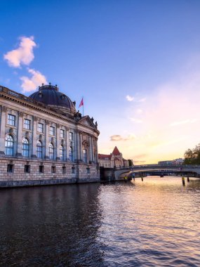 Berlin, Almanya - 4 Mayıs 2019 - Berlin Mitte ilçesinde Museum Island'da bulunan Bode Müzesi, Almanya'nın en iyi.