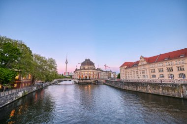 Berlin, Almanya - 4 Mayıs 2019 - Berlin Mitte ilçesinde Museum Island'da bulunan Bode Müzesi, Almanya'nın en iyi.