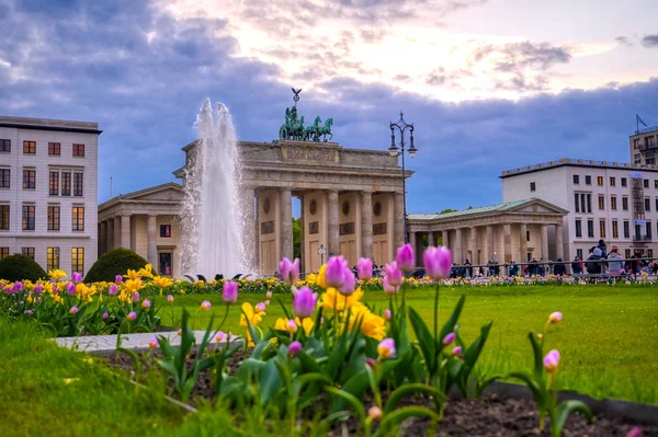 Berlin Tyskland Maj 2019 Brandenburger Tor Vid Solnedgången Ligger Pariser — Stockfoto