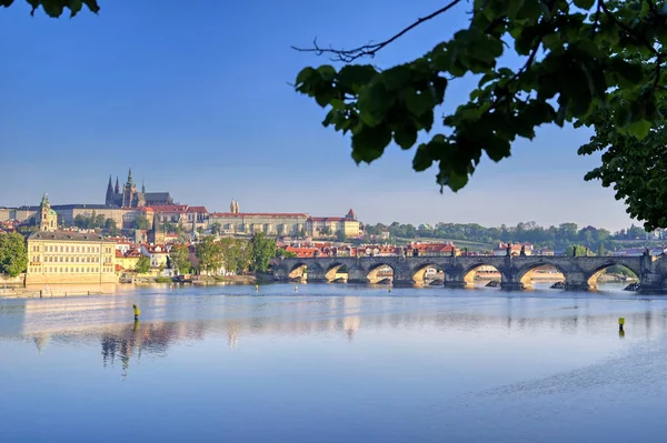 Una Vista Sobre Puente Carlos Río Moldava Hasta Castillo Praga — Foto de Stock
