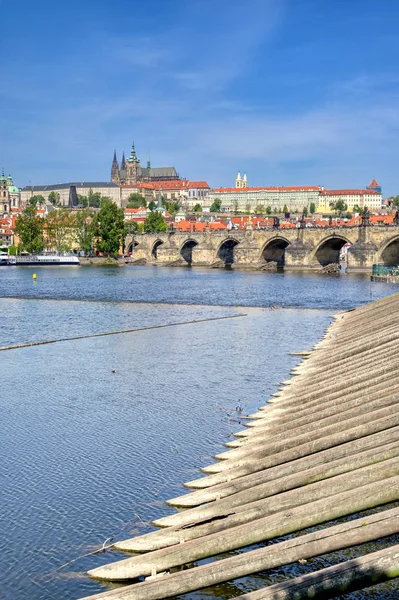 Una Vista Sobre Puente Carlos Río Moldava Hasta Castillo Praga — Foto de Stock