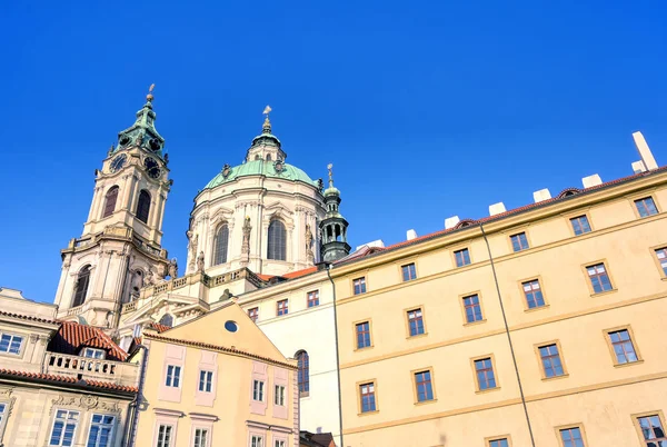 Die Nikolaus Kirche Und Die Straßen Von Prag Tschechische Republik — Stockfoto