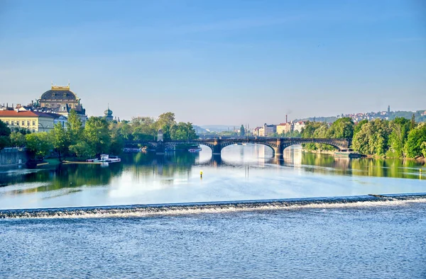 Tidig Morgon Bild Längs Floden Moldau Staden Prag Tjeckien — Stockfoto