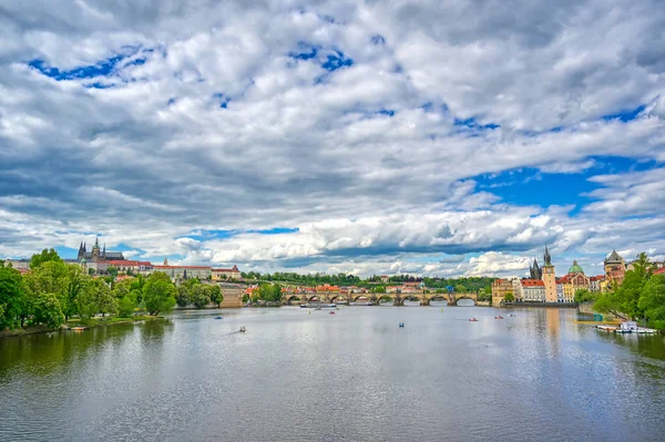 Blick Auf Die Prager Altstadt Und Die Karlsbrücke Über Die — Stockfoto