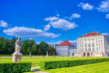 Münih, Almanya - 13 Mayıs 2019 - Schloss Nymphenburg Sarayı, Münih, Bavyera 'da bir Barok sarayı.. 