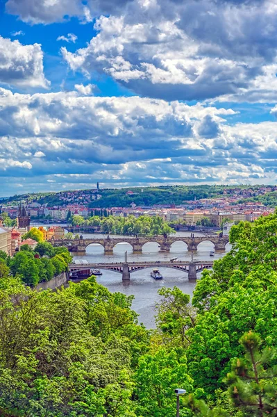 Una Vista Praga República Checa Río Moldava Desde Los Jardines —  Fotos de Stock