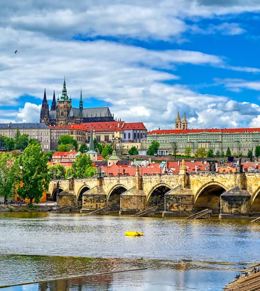 Una Vista Sobre Puente Carlos Río Moldava Hasta Castillo Praga — Foto de Stock