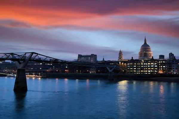 Utsikt Över Themsen Skymningen Mot Paul Cathedral London Storbritannien — Stockfoto