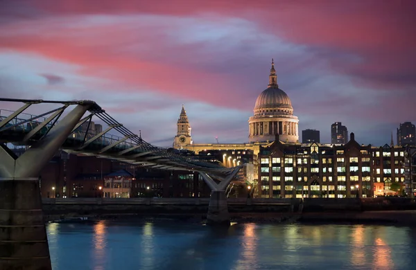 Utsikt Över Themsen Skymningen Mot Paul Cathedral London Storbritannien — Stockfoto