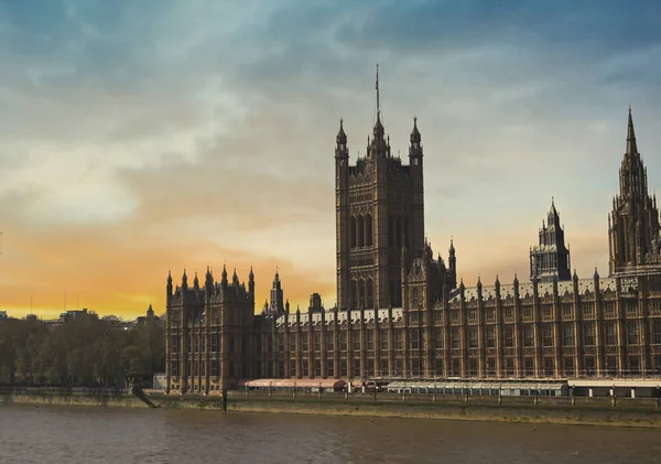 Palácio Westminster Longo Das Margens Tamisa Centro Londres Reino Unido — Fotografia de Stock