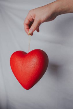 el, kalp, beyaz arka plan