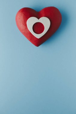 Kağıt kalp Sevgililer günü için