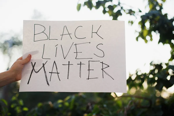 Frau Hob Hände Und Zeigte Zeichen Black Lives Matter Kein — Stockfoto