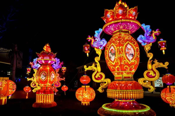 アルバカーキ ニュー メキシコ州 アメリカ合衆国 2018 ドラゴン ライト アルバカーキ 今後中国の新年のお祝い シルク — ストック写真
