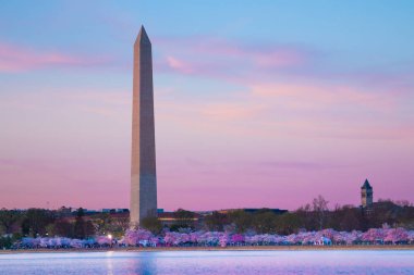 Washington Dc ulusal alışveriş merkezi üzerinde Washington Anıtı