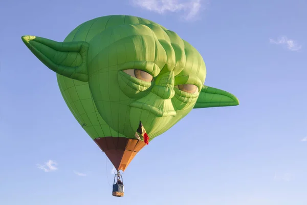 Шарик с горячим воздухом Йоды на международной фиесте воздушных шаров в Альбукерке — стоковое фото
