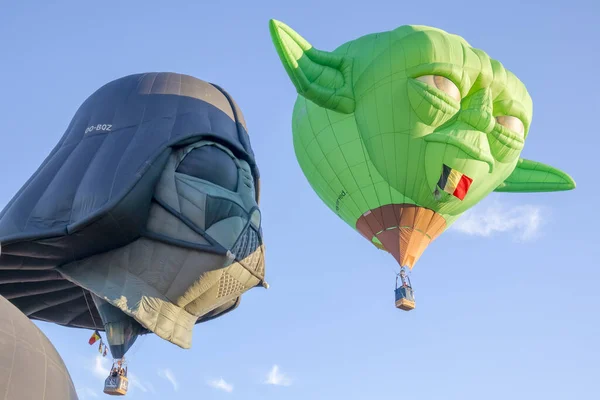 Yoda és Darth Vadr hőlégballonok az Albuquerque Nemzetközi Léggömb Fiestánál — Stock Fotó