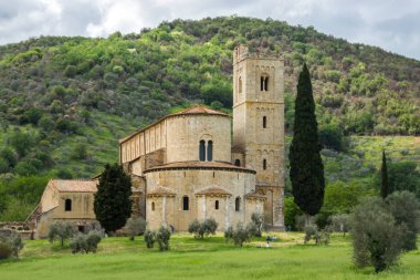 Toskana yakınındaki Montalcino Sant Antimo Manastırı