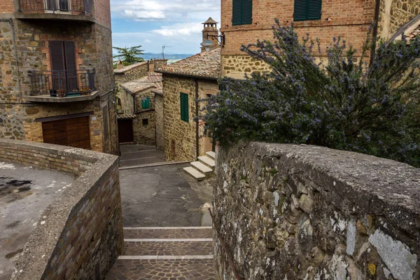 Tarihi Kent Merkezine Toskana Montalcino Sokaklarda — Stok fotoğraf