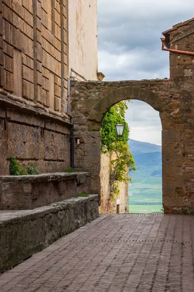 tarihi kent merkezine ve Toskana Pienza sokaklarda