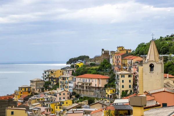 Calles Playa Coloridas Casas Colina Riomaggiore Cinque Terre Italia — Foto de Stock