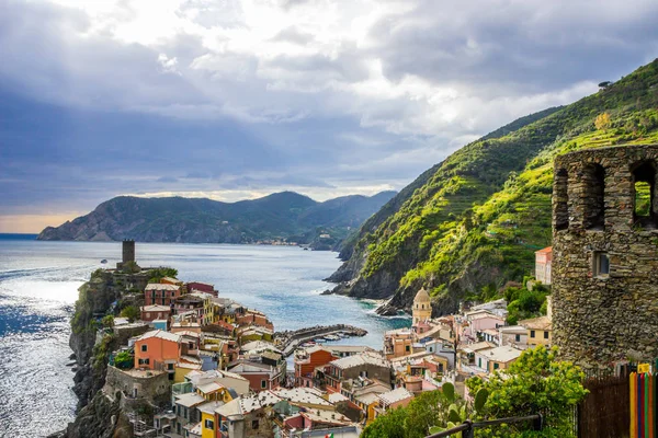 Ruas Praia Casas Coloridas Colina Vernazza Cinque Terre Itália — Fotografia de Stock