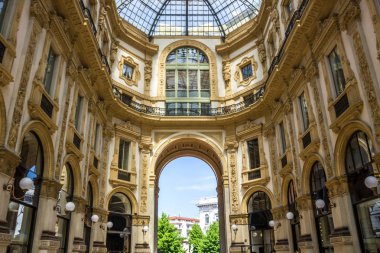 Katedral ve Piazza del Duomo Milan İtalya binalarda