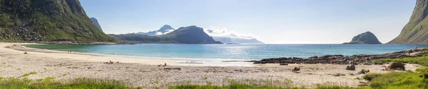 Praia Haukland Montanhas Lofoten Noruega — Fotografia de Stock