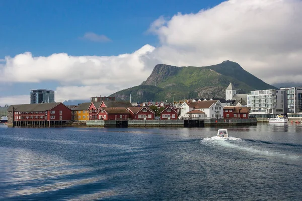 Svolvaer liman Lofoten Adaları Norveç'te