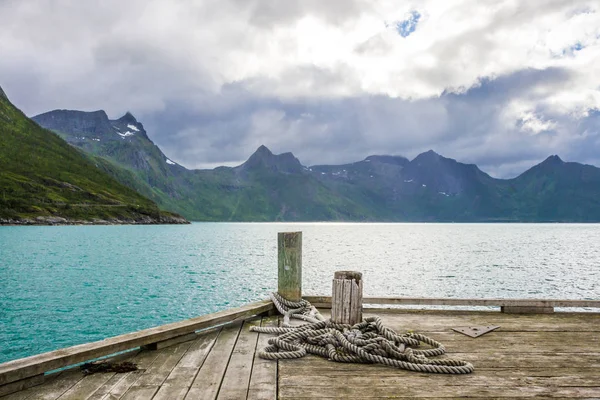 Norveç Senja Adasında Fiyort Üzerinde Bulutlar — Stok fotoğraf