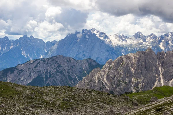 Nuvens Sobre Trilha Montanha Dolomitas — Fotografia de Stock