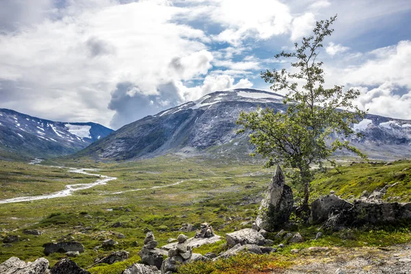 云在挪威的山路上 — 图库照片