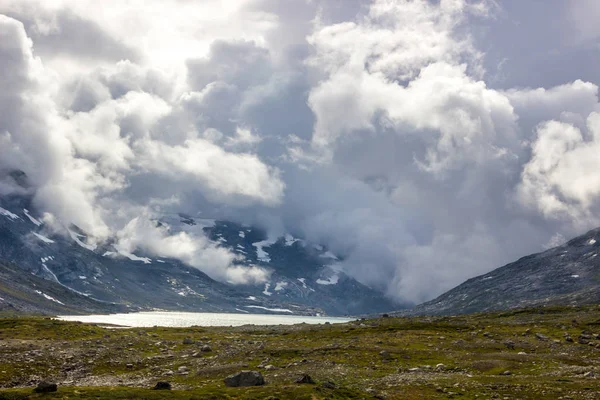 Storm Wolken Bergweg Noorwegen — Stockfoto