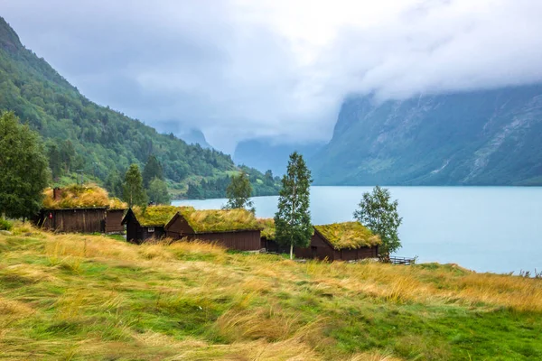 Alter Bauernhof See Lovatnet Norwegen — Stockfoto