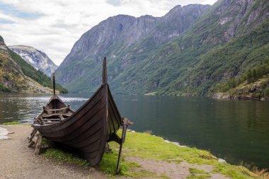 Norveç 'te Naeroyfjord' daki Gudvangen Viking köyü