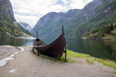 Norveç 'te Naeroyfjord' daki Gudvangen Viking köyü