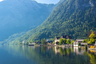 Avusturya Alplerindeki Hallstatt 'te gündoğumu