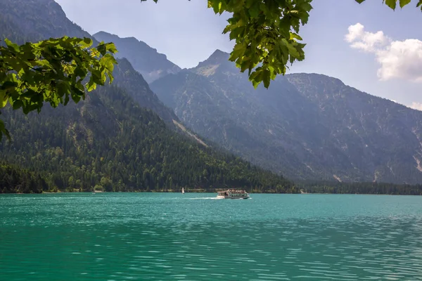 Dia Ensolarado Lago Azul Turquesa Plansee Nos Alpes Austríacos — Fotografia de Stock